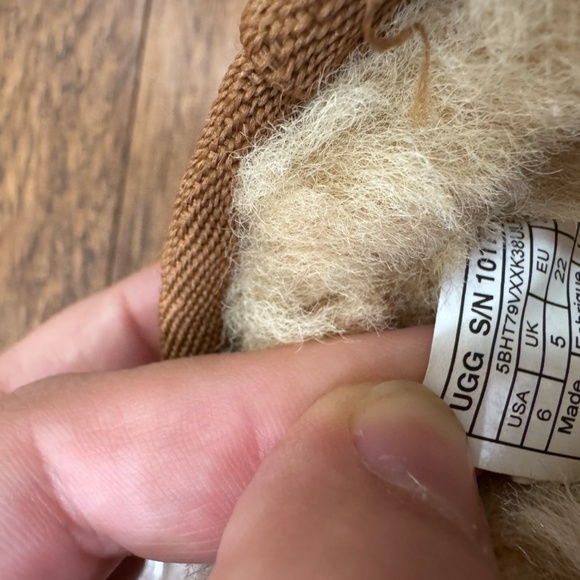 UGG Kids Boots in Brown - Picture 5 of 5